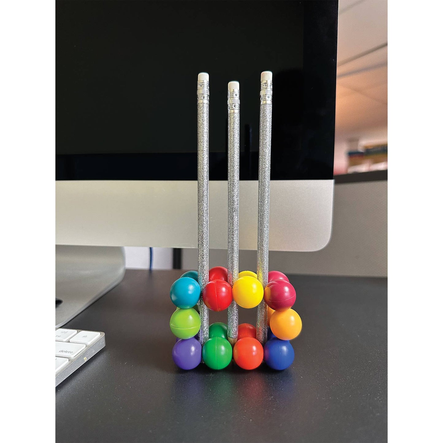 RAINBOW TWIST TOY   12/BOX