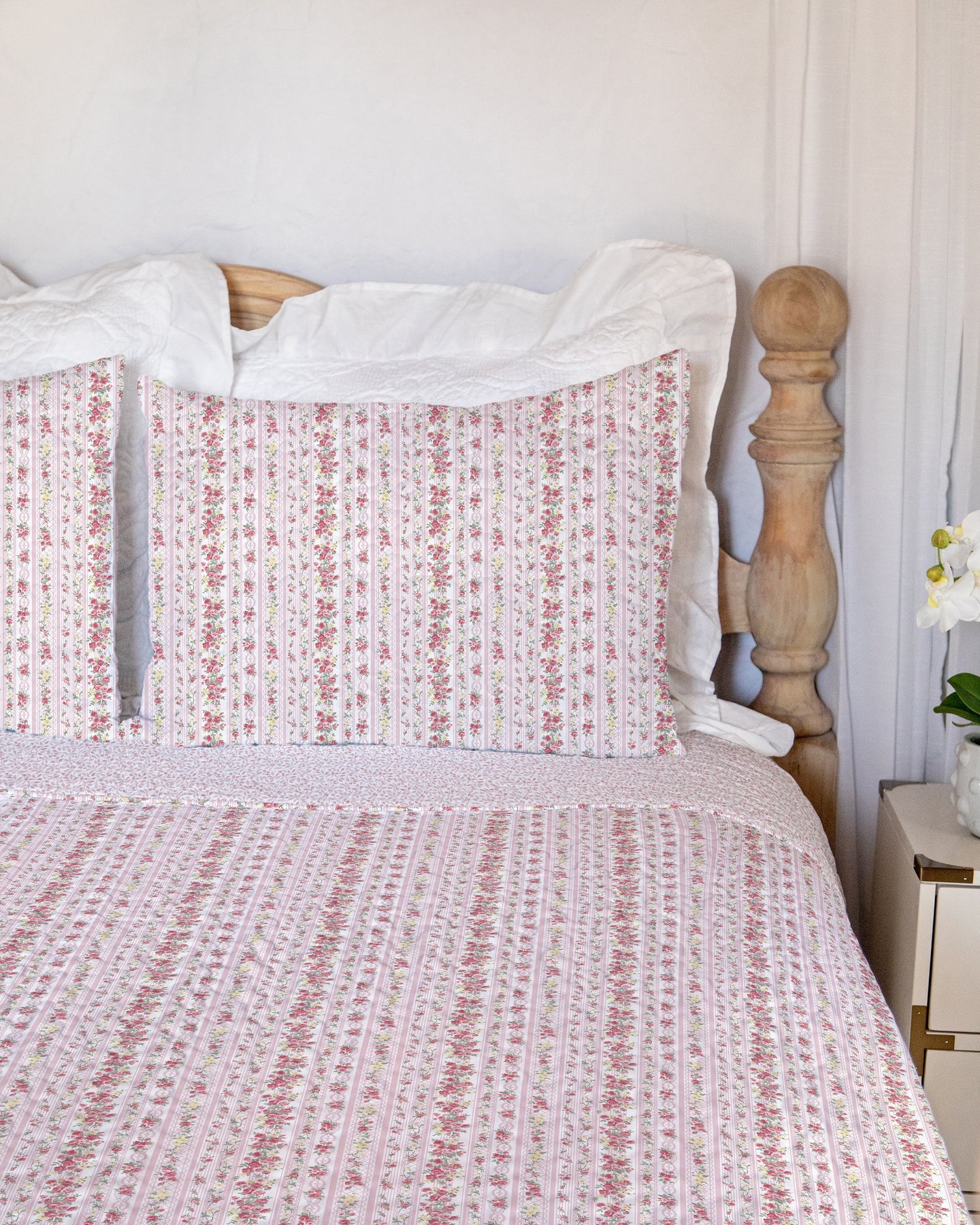Wilshire Stripe Pink Quilt