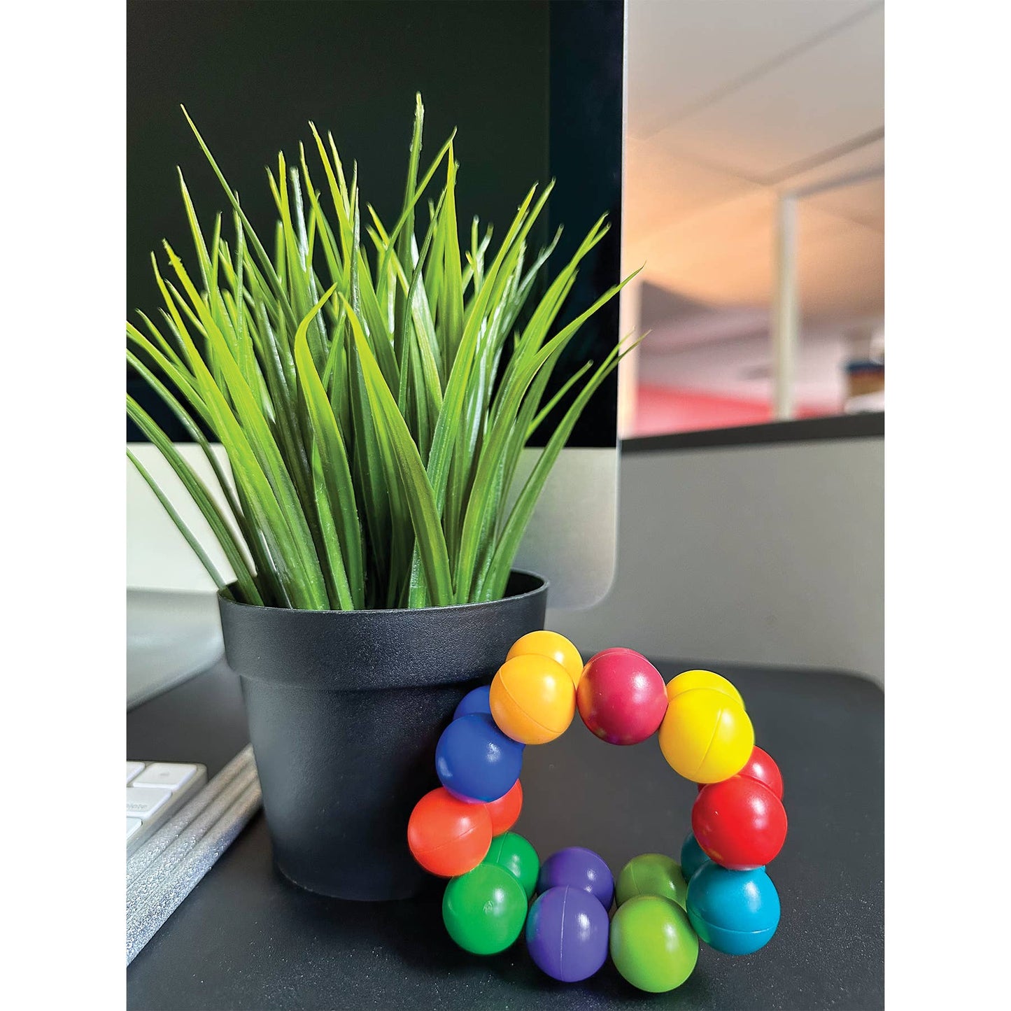 RAINBOW TWIST TOY   12/BOX