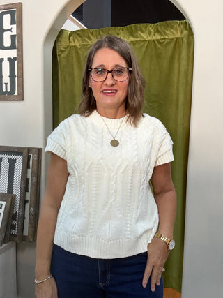 She + Sky ivory cable knit short sleeve sweater with ribbed hem and cuffs