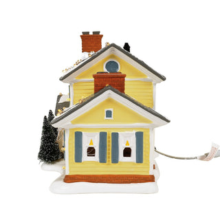 Department 56 Griswold Holiday House ceramic lighted village building with snow base