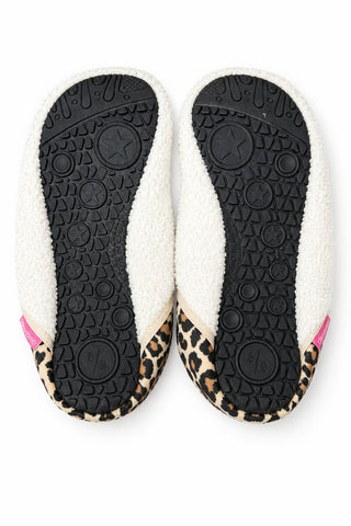 Leopard print slippers with cream sherpa lining and black rubber soles, size 8/9