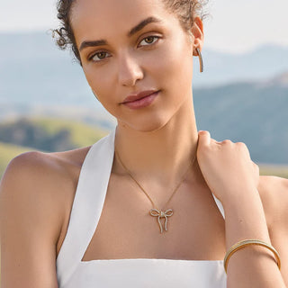 Illumina Bow Necklace in Gold