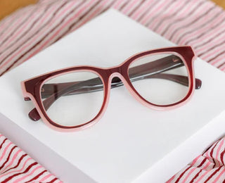 Peepers Buffy Reading Glasses in Cherry/Pink
