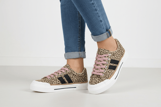 Sand mini leopard print sneakers with pink laces and black side stripes, white sole