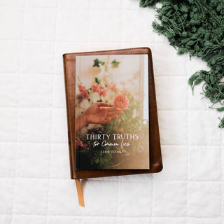 The Daily Grace Co Teen Books Thirty Truths for Common Lies for Teens Booklet