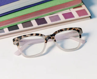 Peepers Zoey Reading Glasses in Chai Tortoise/Pink